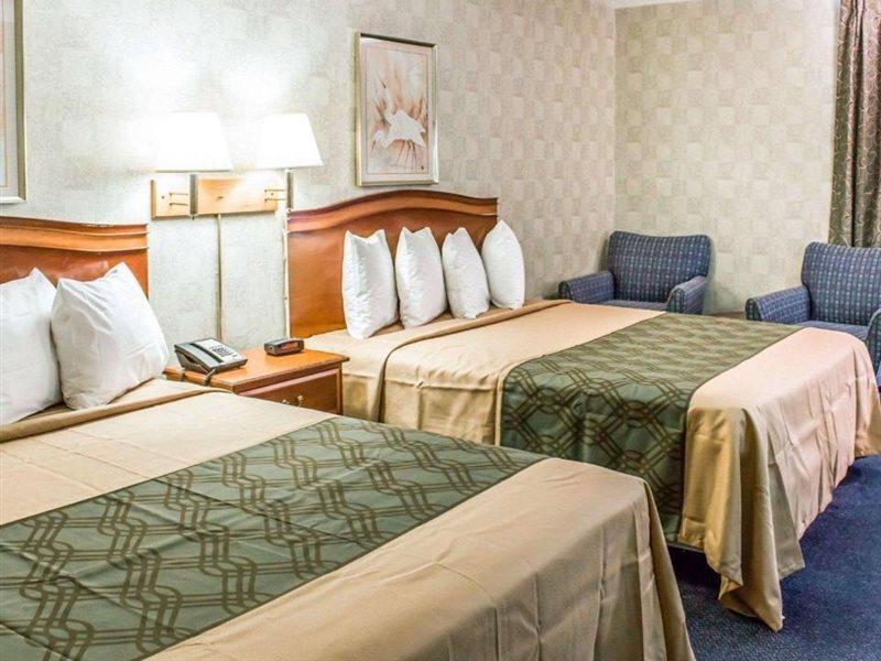 Dayspring Extended Stay Грийнсбъро Екстериор снимка
