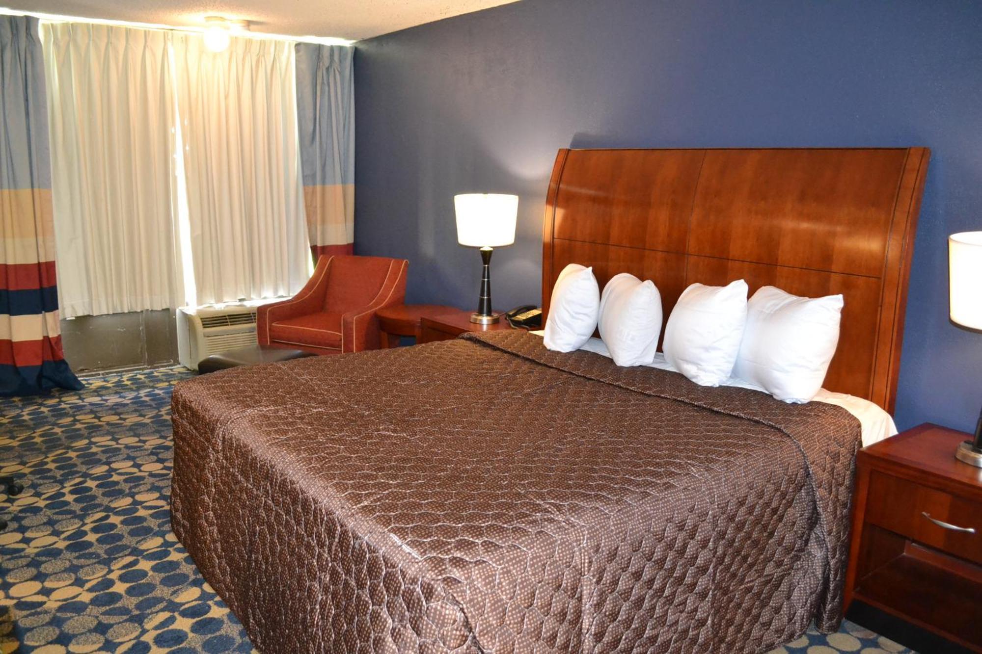 Dayspring Extended Stay Грийнсбъро Екстериор снимка