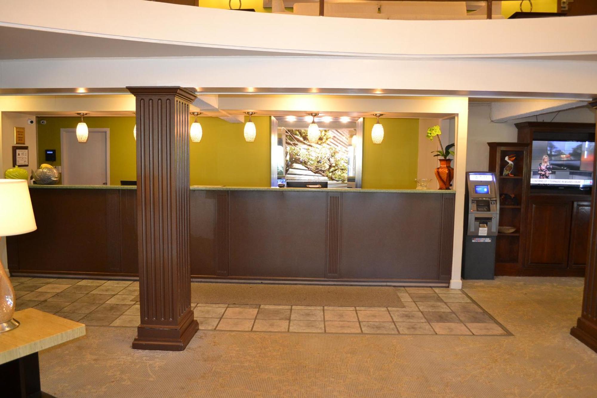 Dayspring Extended Stay Грийнсбъро Екстериор снимка