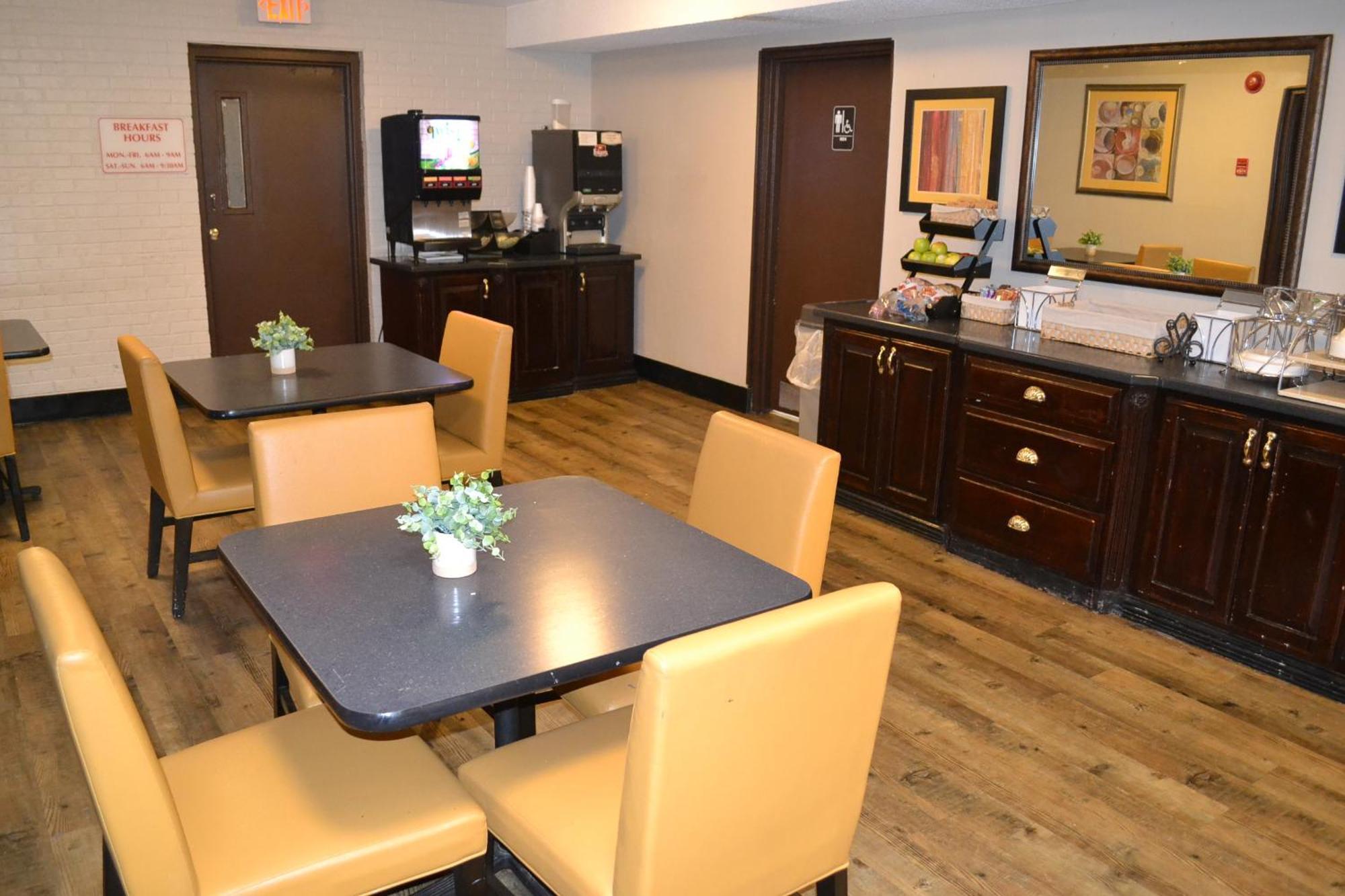 Dayspring Extended Stay Грийнсбъро Екстериор снимка