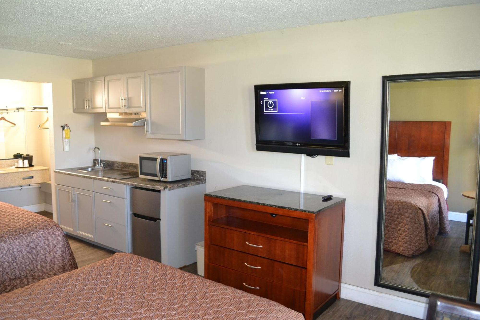 Dayspring Extended Stay Грийнсбъро Екстериор снимка